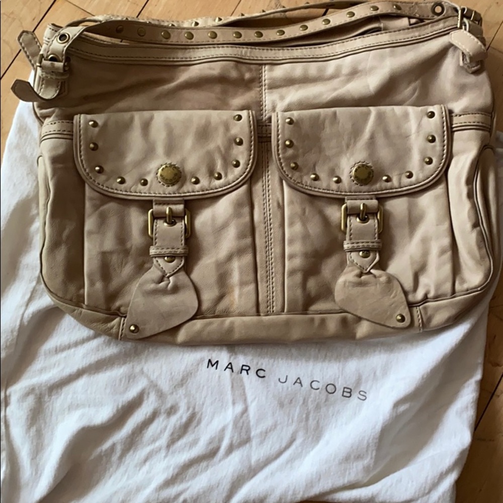 Marc Jacobs Tan Studded Leather Top Zip Front Pocket Hobo Shoulder Bag - Picture 2 of 8